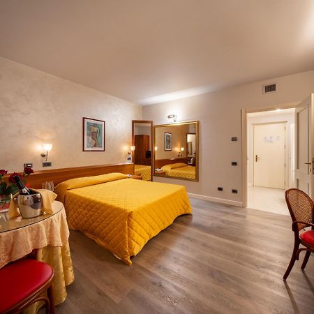 Hotel Motel Sporting Montodine Eksteriør billede