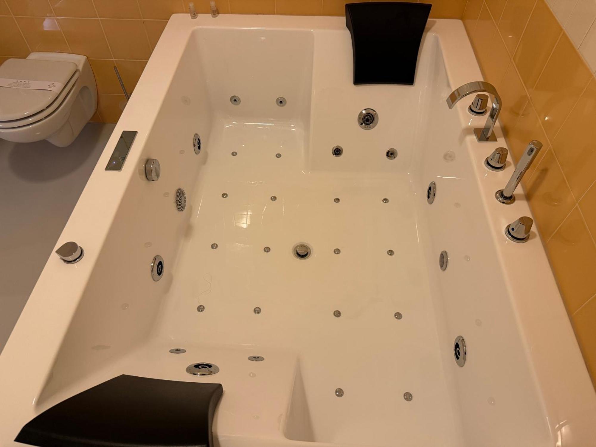 Hotel Motel Sporting Montodine Eksteriør billede